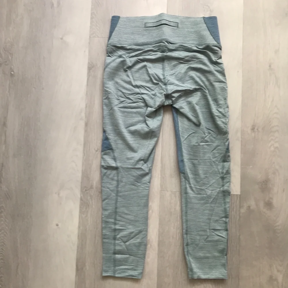 OUTDOOR BLUE COLOR BLOCK LEGGINGS YOGA PANTS WOMENS SMALL